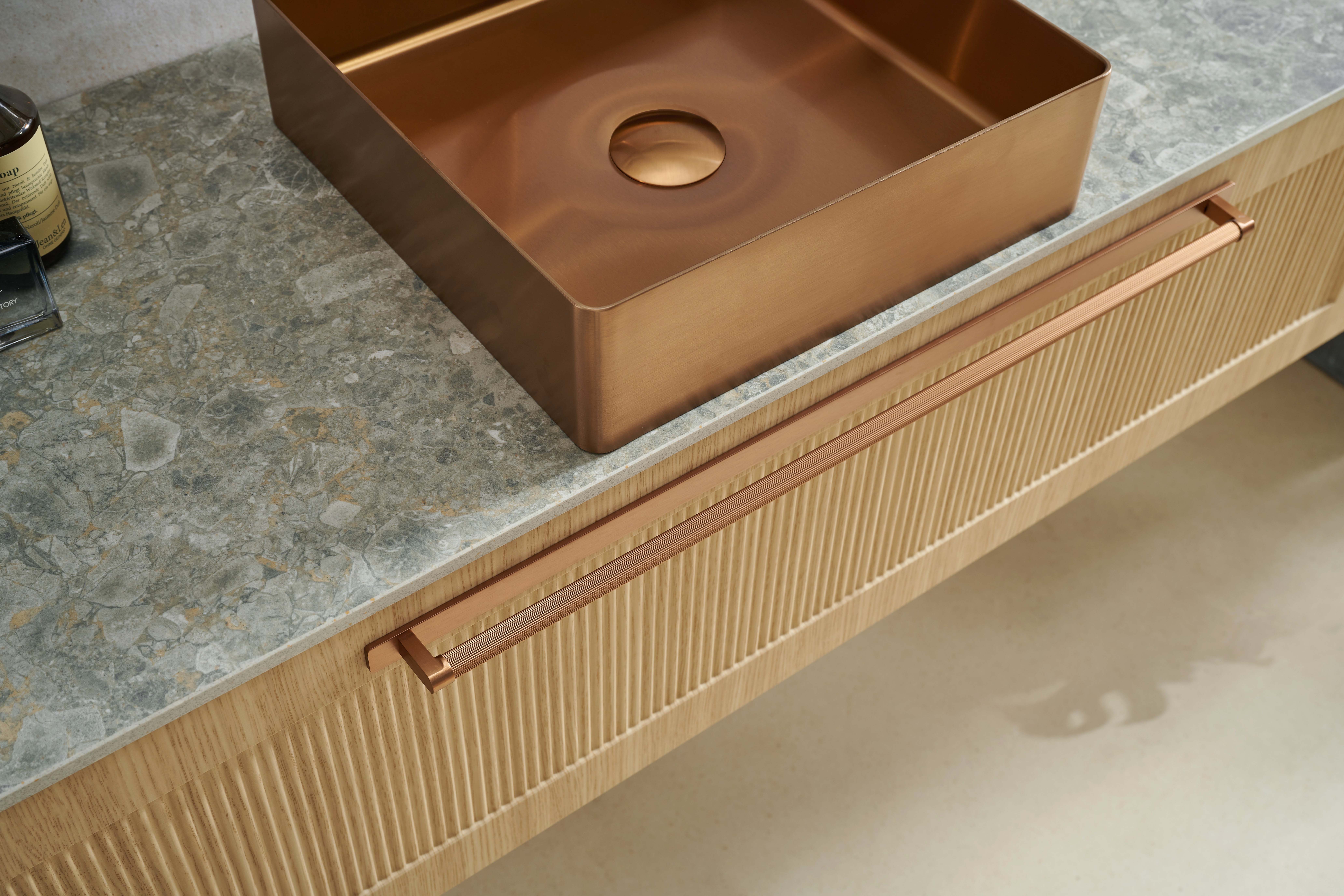 f_detalj 3 FABIO Bronse_Como UNO_TREND_Eik_Sabrina_Dekton Ceppo.jpg